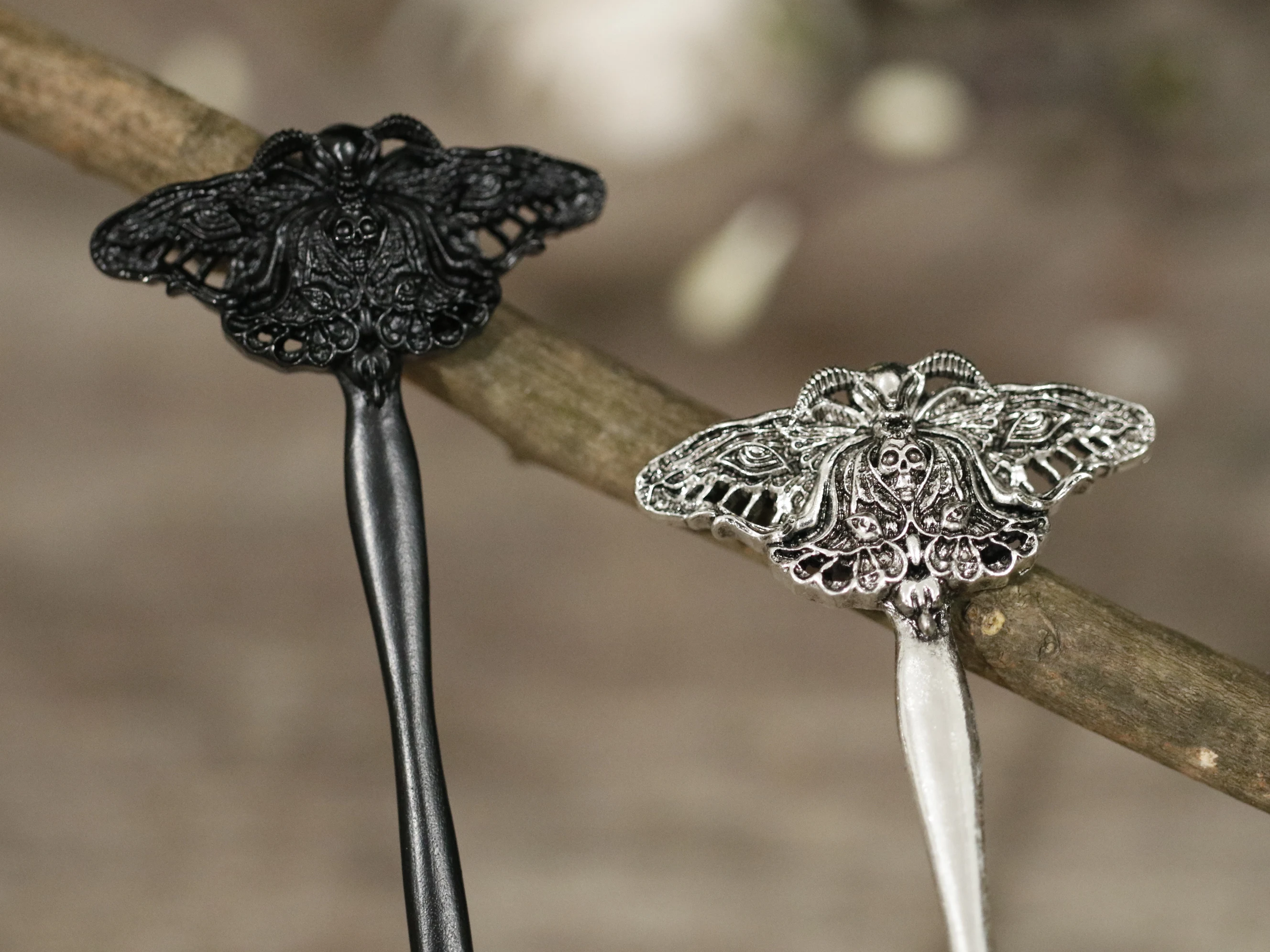 Аксессуары Wicca Шпилька для волос с изображением смерти и моли трехфазная луна