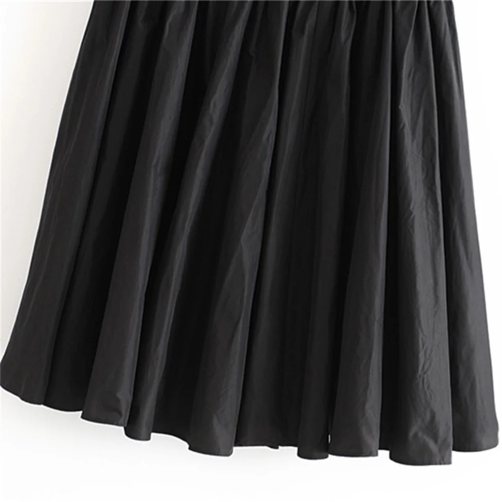 

2020 spring and summer new style is thin and wild pleated V-neck thin strap dress with zipper closure stitching mini dress