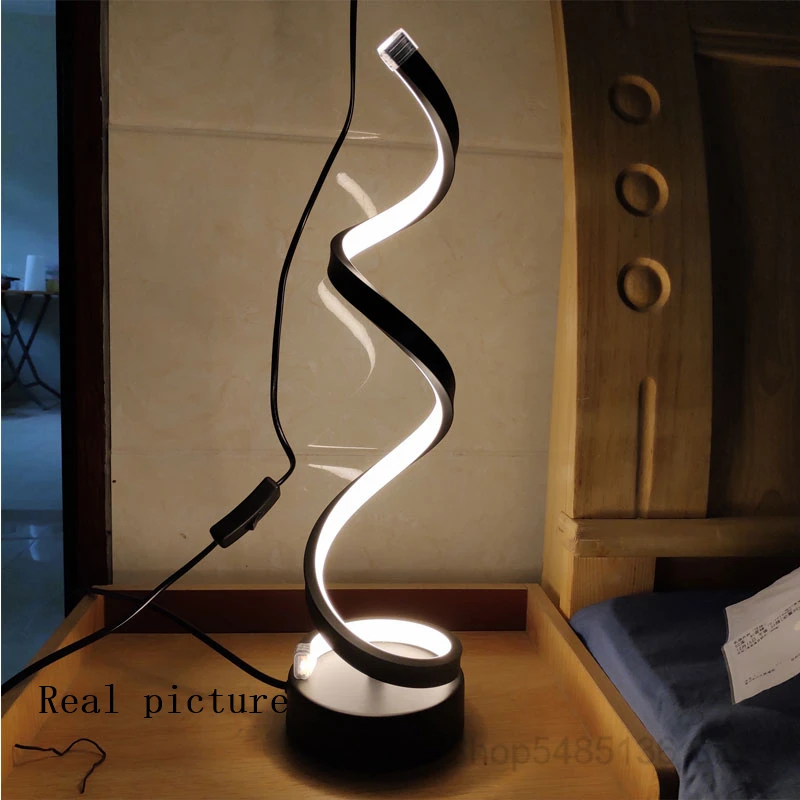 Современные минималистичные настольные лампы на спирали для спальни