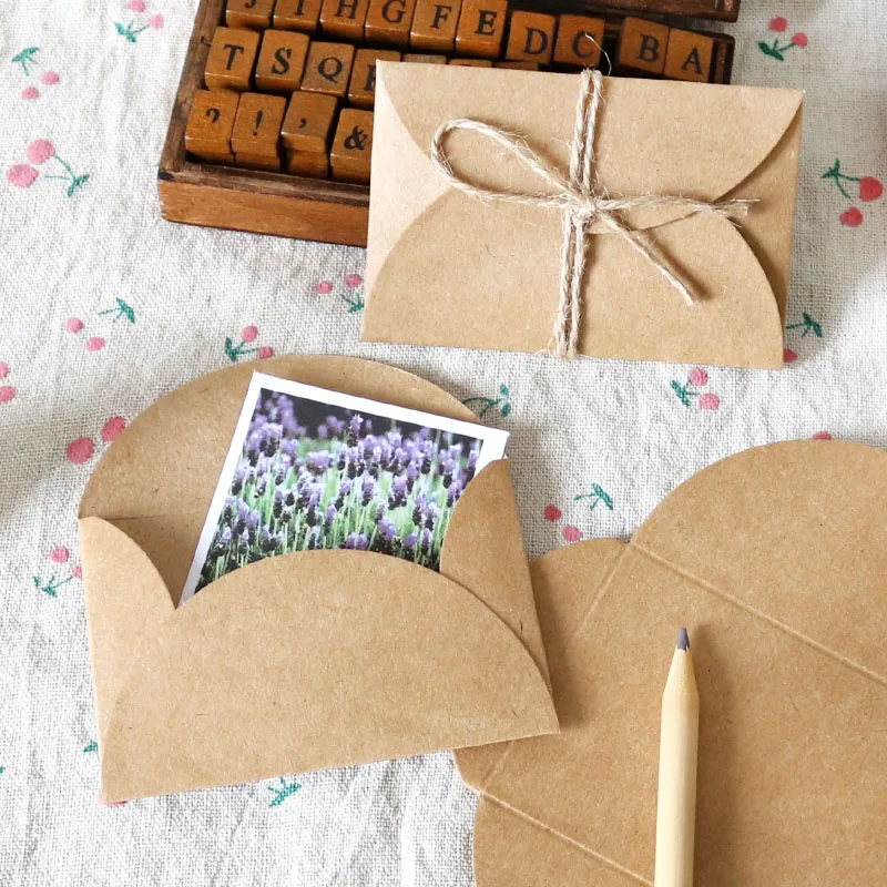 

10pcs Mini Kraft Paper Envelopes Wedding Birthday Party Favor Bags Invitation Postcard Gift Bags DIY Folded Craft Envelope