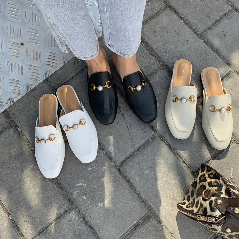 Бренд molan Designers; Новинка года; роскошные женские кожаные шлепанцы без задника, украшенные жемчугом и металлической цепочкой, с вышивкой в виде красного сердца; Лоферы без задника; вьетнамки