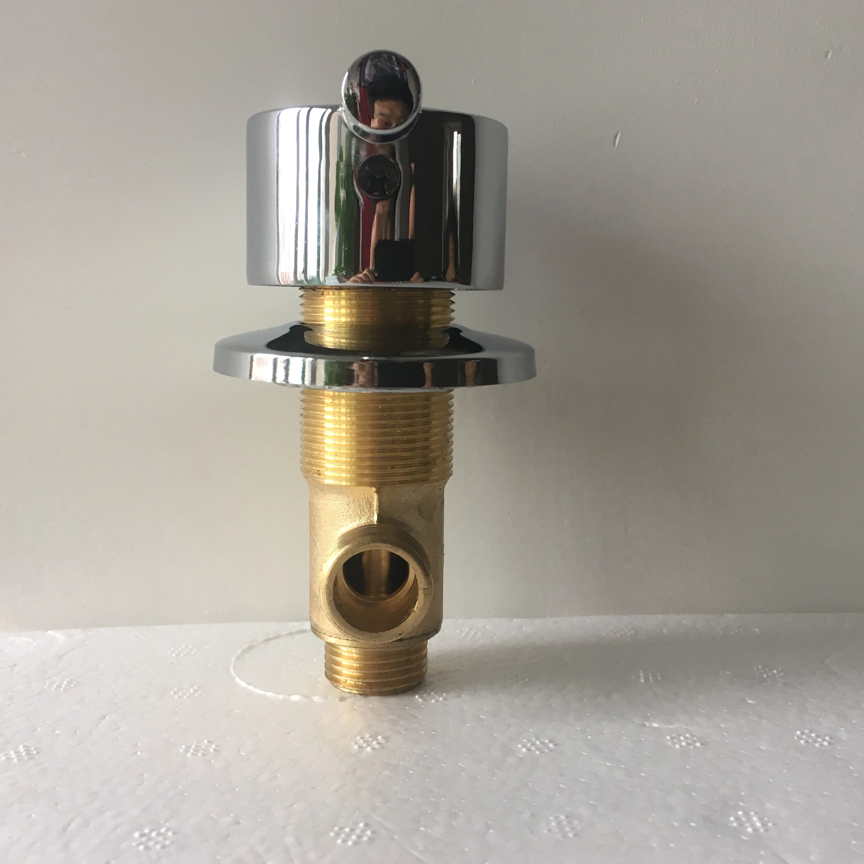 Смеситель для ванной из твердой латуни с хромированной отделкой контрольный