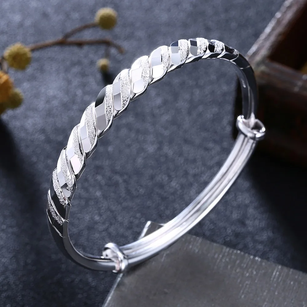 

V888 Fashion Simple Engraved Bracelet For Men & Women Customized Bangle Rose Gold/Gold/ Silver Stainless Steel For Friends Gift
