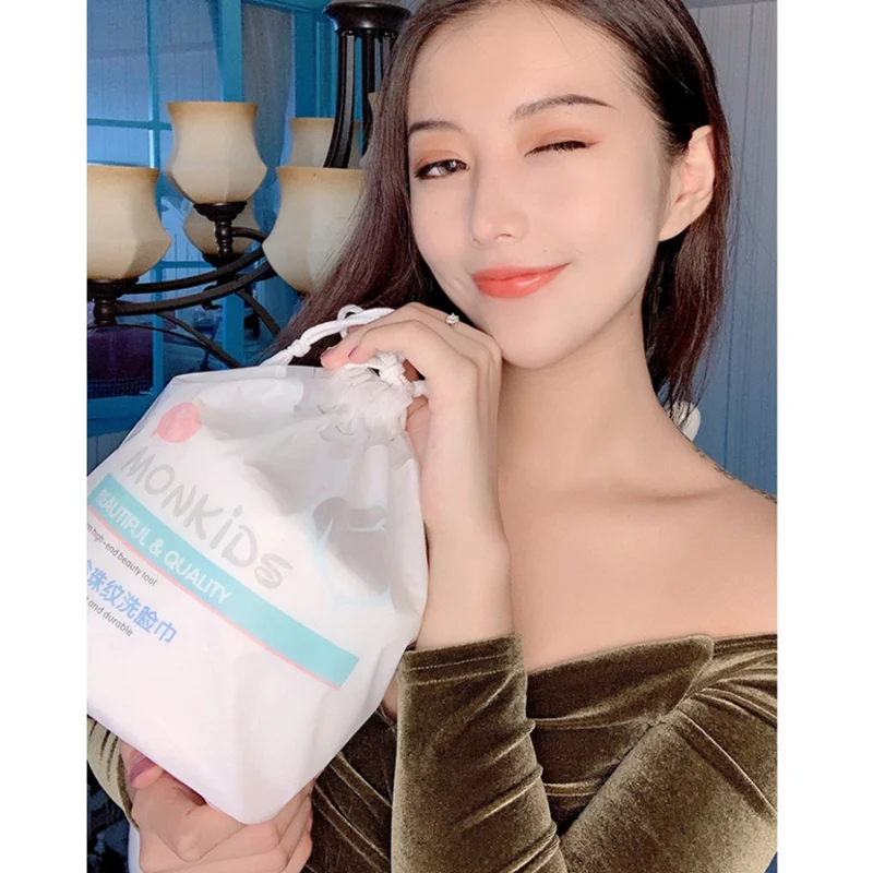 

Disposable Face Towel Roll Soft Dry And Wet Cleansing Towel Soft without confetti Beauty Towel Storage Bag