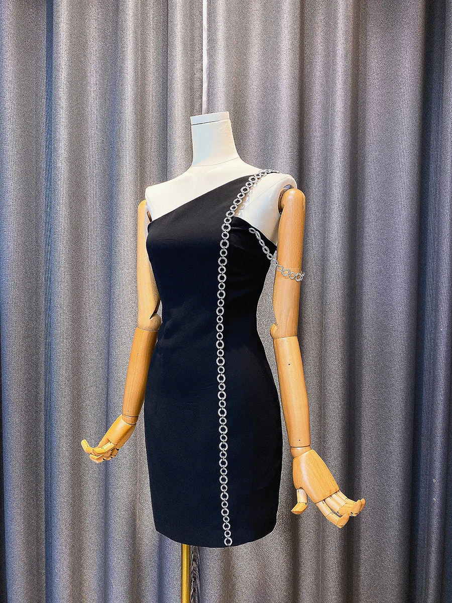 

Asymmetric Chain One-Shoulder Strap Dress for Women Elegant High Waist Black Bodycon Mini Dress 2021 Summer Evening Party Dress