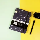 Тетрадь красочный в виде знака зодиака B6, 160 гкв. М в точку, журнал с жесткой обложкой, эластичная лента, толстая бумага, планировщик путешествий Дневник