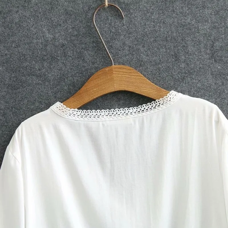 

Plus size Lace V neck cotton short sleeve Slim waist women loose t shirts 2020 new summer casual ladies soft solid black tshirts