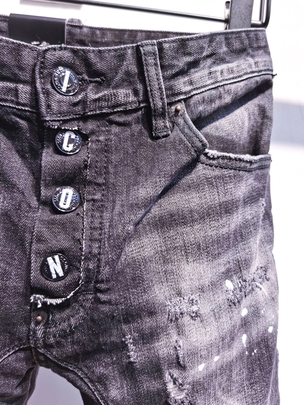 Classic Authentic Dsquared2 Men's Skinny Jeans European Striped Hole Brand Jeans Black Button A397