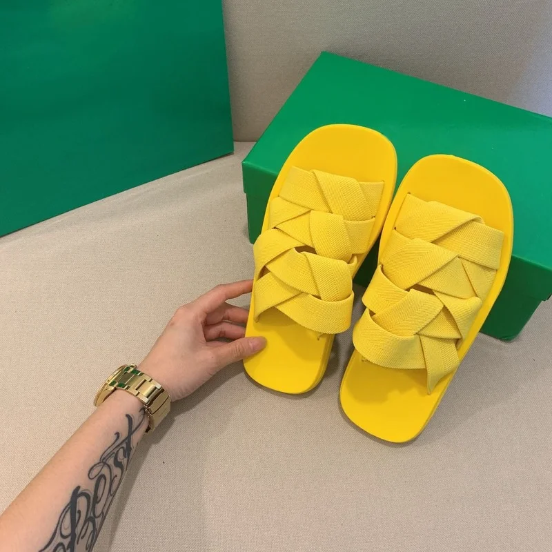 

2021 New Fashion Beach Slippers Open-toe Soft Thick Flat-bottomed Elastic Band Roman Style Female Sandals