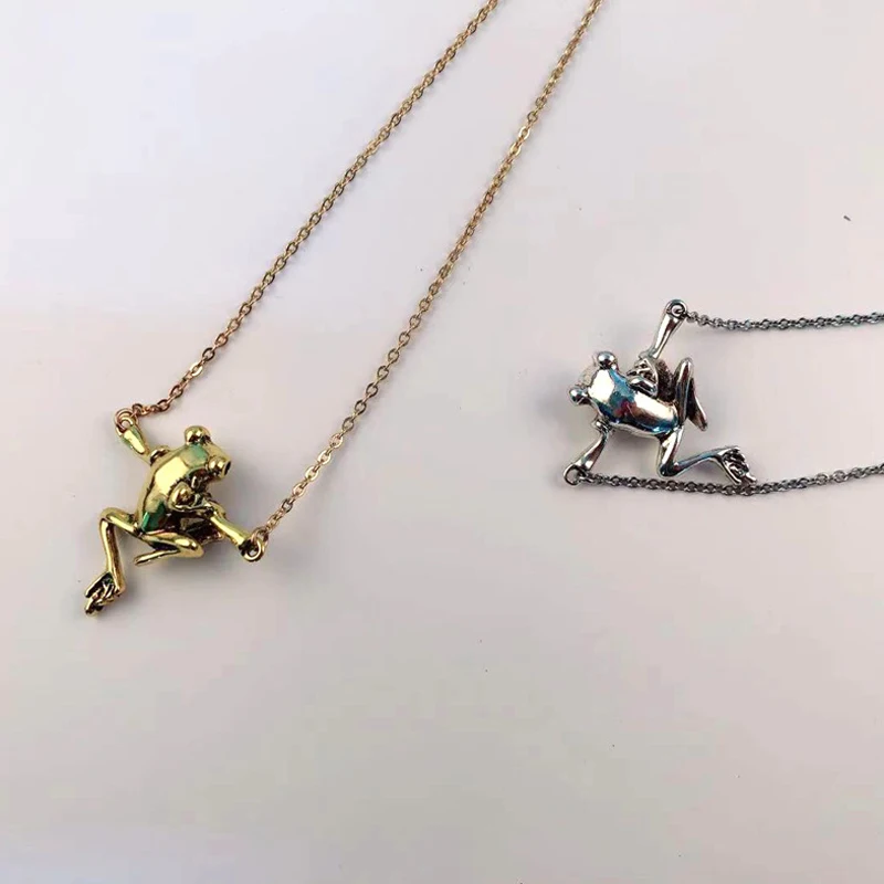 

Pretty Animal Necklace Vintage Creative Baby Frog on a Branch Animal Unique Necklaces Pendants Gift for Women Girls Punk Jewelry