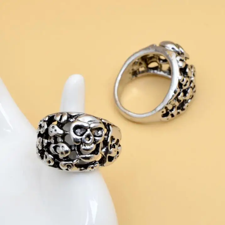 

Gothic Skull Ring Silver Black Punk Style Horror Skull Ring Men's Creative Retro Party Jewelry Gift