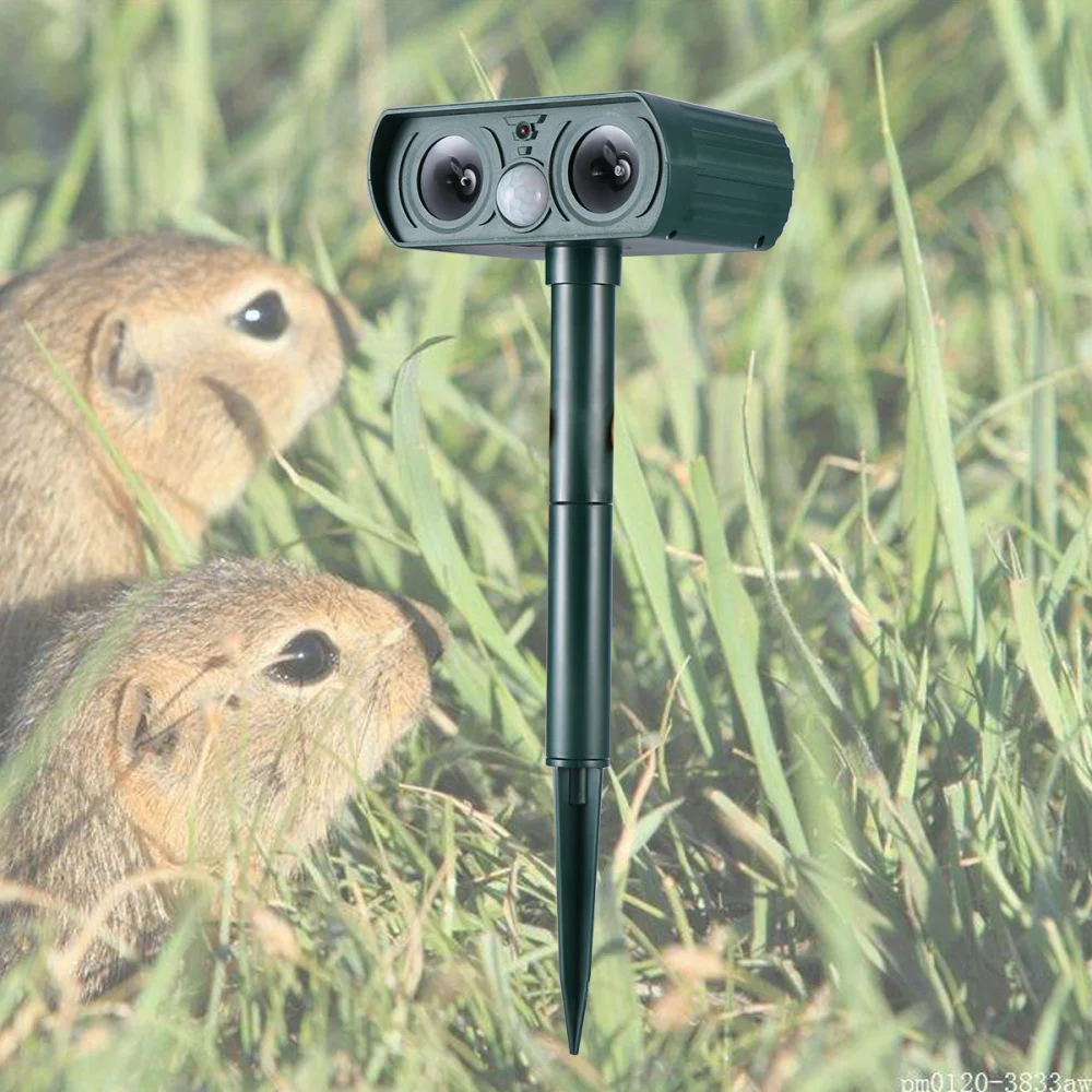 

Ultrasonic Outdoor Solar Animal Deterrent with Motion Sensor Flashing LED Light Waterproof Animal Scarer Repellent (Green)