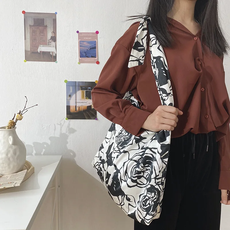 

Винтажная Холщовая Сумка для женщин, тоут с принтом в виде черной розы, слинг на плечо для женщин, дамские сумочки через плечо, s