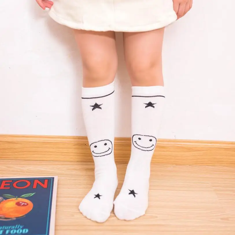 White Socks Носки для детей от 2 до 8 лет Гольфы длиной 30 см Детские теплые однотонные хлопковые носки унисекс в полоску и горошек для малышей - Цвет: White Socks