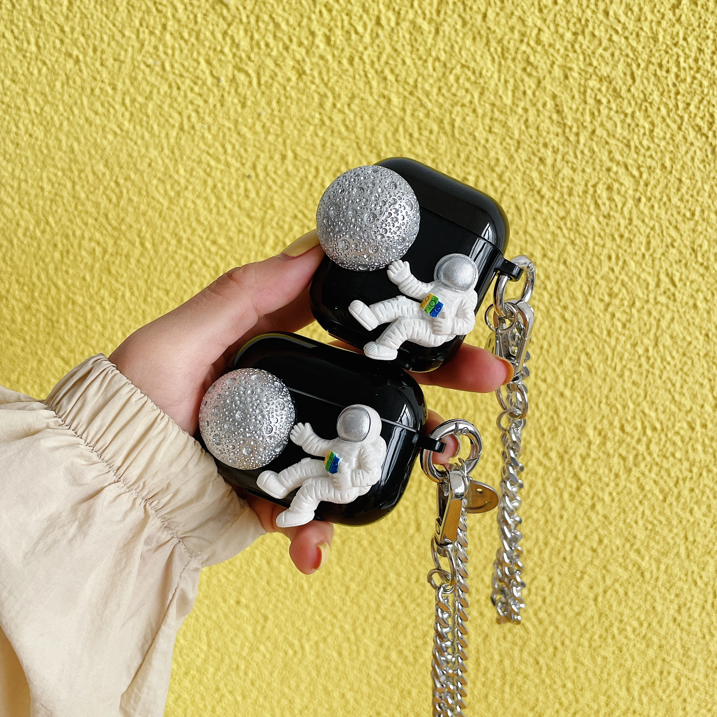 

Protective High Quality Nice Cover For Apple Airpods 1 2 Pro Wireless Charging Box TPU Case Good Looking Astronauts And Moon