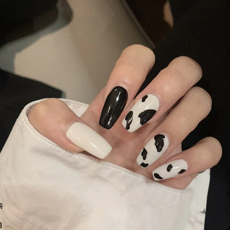 

24Pcs Fresh Lovely Fashion Fake Nails Finished Nail Patch Short Fake Nails Wearable Nails Stickers Waterproof