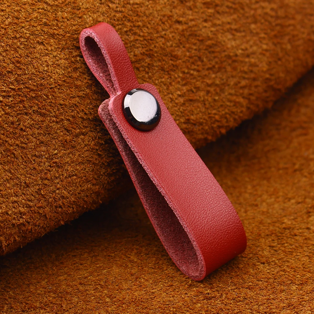 red KEYYOU, новая модель, стильные ремни из натуральной кожи, гладкая поверхность, автомобильный брелок для ключей, цепочка для автомобиля, внутренний брелок для автомобиля - Название цвета: red