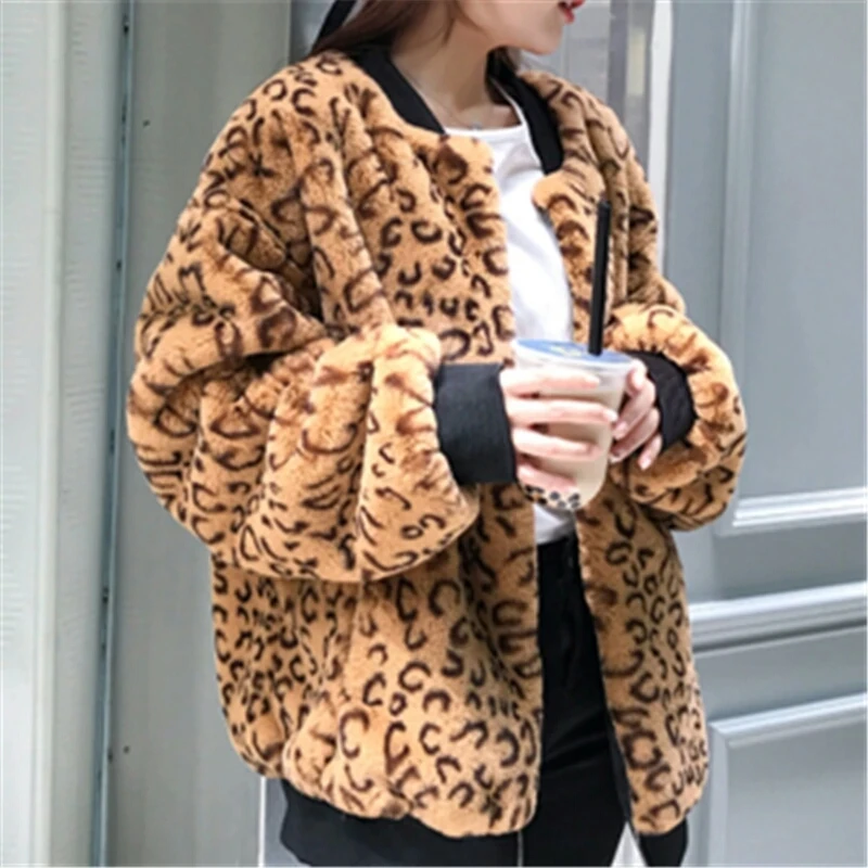 Женское пальто из искусственного меха норки зимнее в полоску размера плюс CY378 |