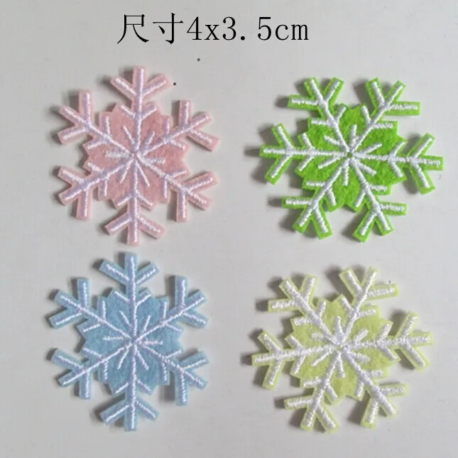 

100pcs/lot Small Round Embroidery Patches Snowflakes Christmas Decoration for Home Clothing Decoration Applique Accessories