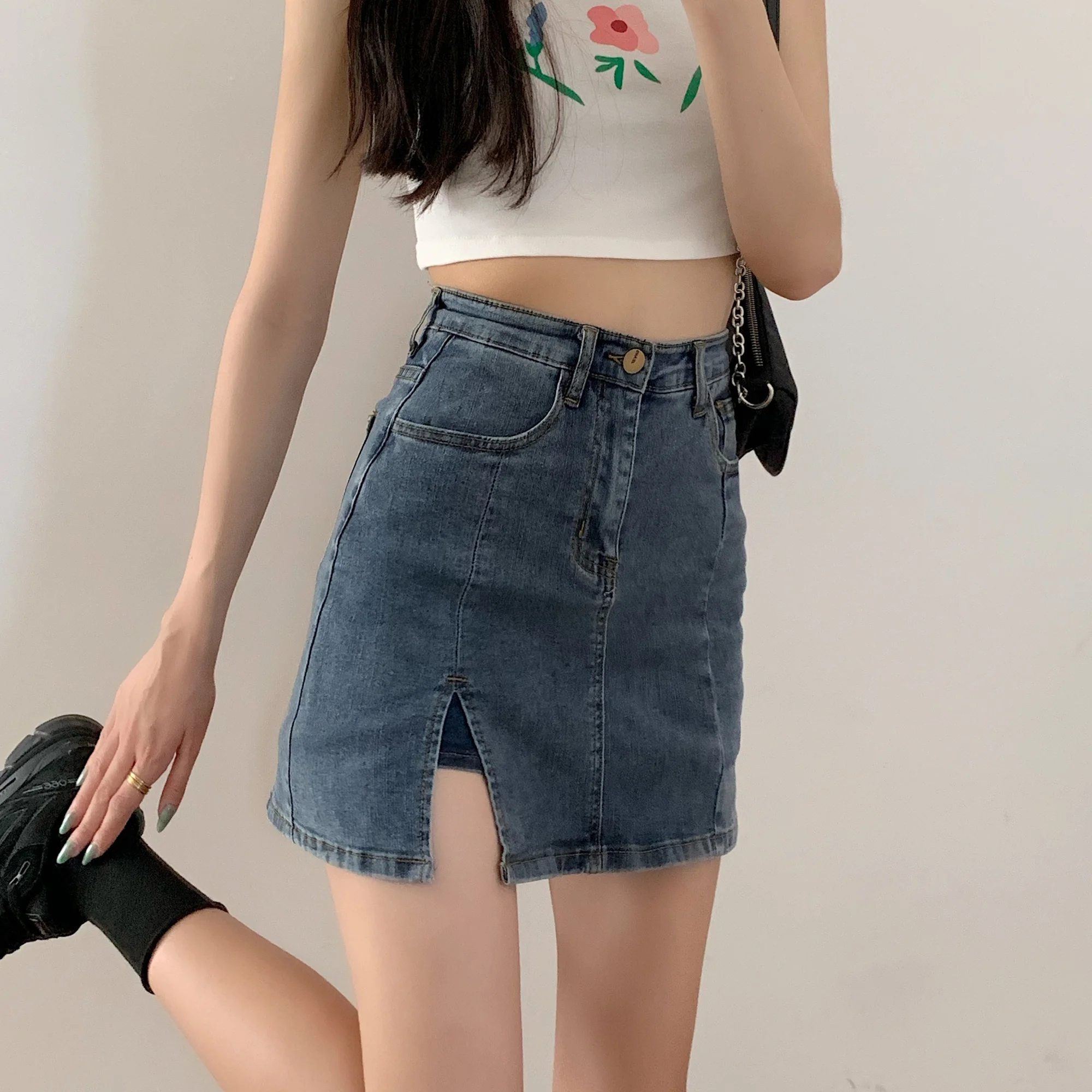 

Маленькая Облегающая джинсовая юбка, женская летняя модная новая трапециевидная юбка с завышенной талией, джинсовая юбка А-силуэта, весна и...