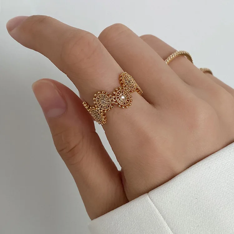 

2021 Exquisite Ethnic Flower Pattern 14K Gold Adjustable Finger Rings for Women Zircon Tension Setting Vintage Design Jewelry