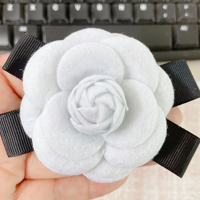 Брошь унисекс в виде цветка камелии с черным бантом булавка для шарфа ручной