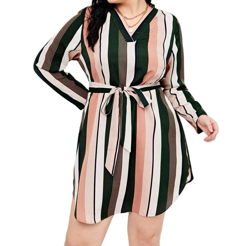 

Платье-мини в полоску с длинным рукавом, V-образным вырезом и поясом