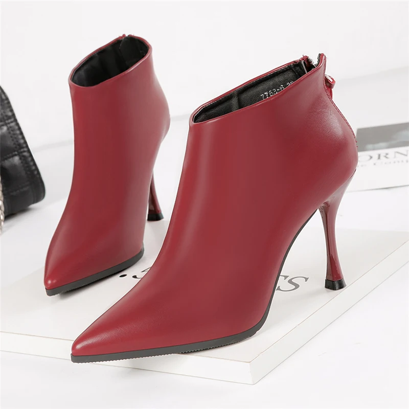 2019 г. Зимние элегантные женские теплые меховые бежевые полусапожки на высоком