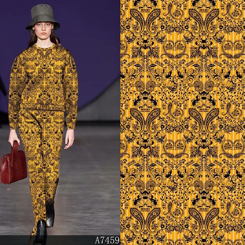 

Фабрика производит полиэфирную стрейчевую атласную ткань с принтом итальянского бренда платье женская рубашка одежда саржевая ткань на ме...