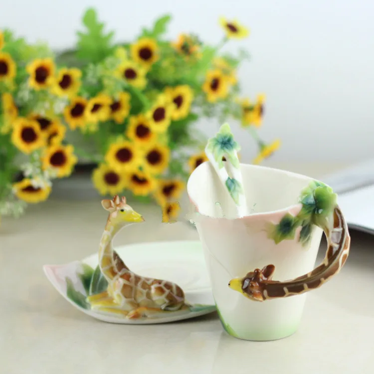 

New Arrival Giraffe Coffee Cups Porcelain Tea Milk Cup Set with spoon Creative Ceramic Drinkware European Style Bone China Gifts