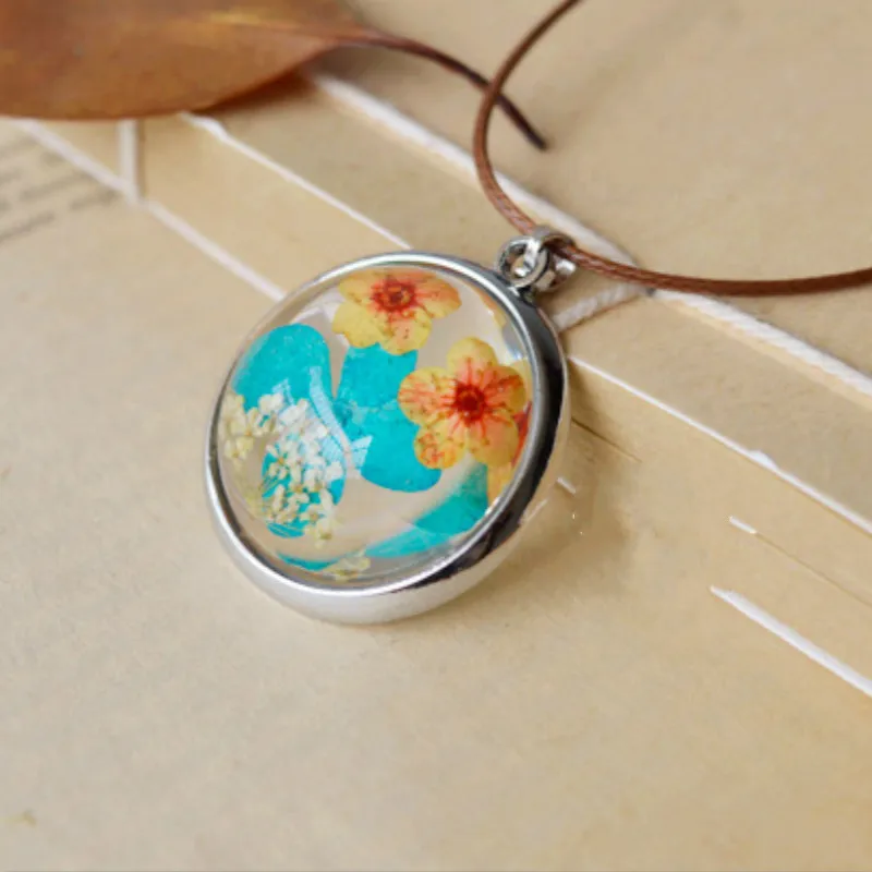 

New Style Butterfly Flower Natural Dried Flower Handmade Epoxy Resin Necklace Jewelry Stainless Steel Butterfly Necklace