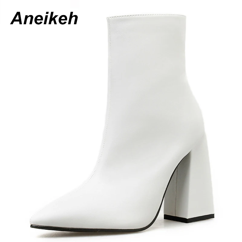 Aneikeh; Новинка года; выразительные женские ботинки из искусственной кожи; однотонные туфли на молнии с острым носком; танцевальные свадебные ботильоны на высоком квадратном каблуке; Цвет белый; Размеры 35-40