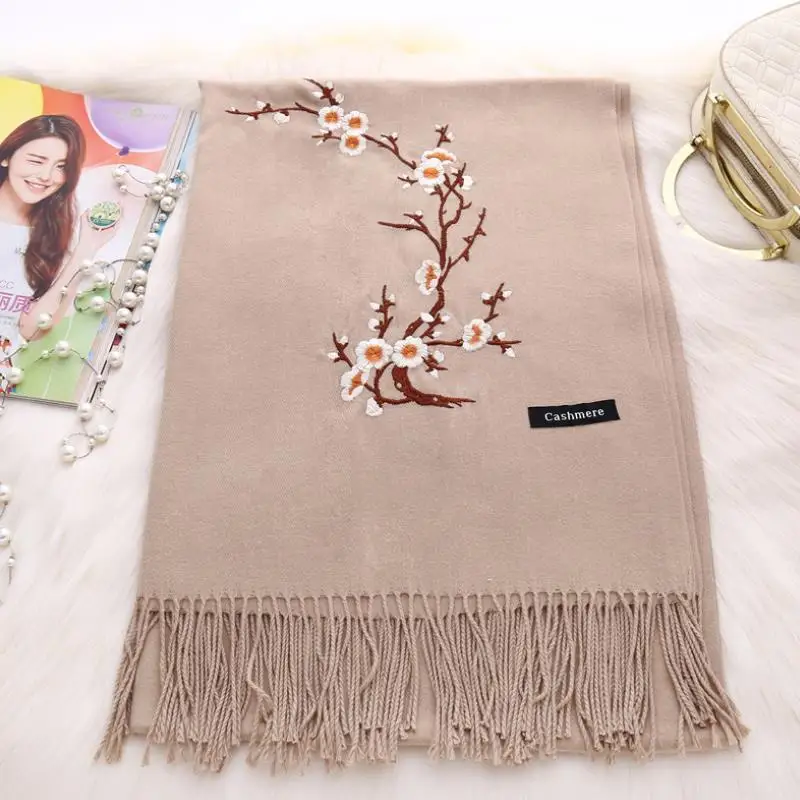 Женские длинные шарфы теплые кашемировые с вышивкой в виде цветов сливы на зиму и