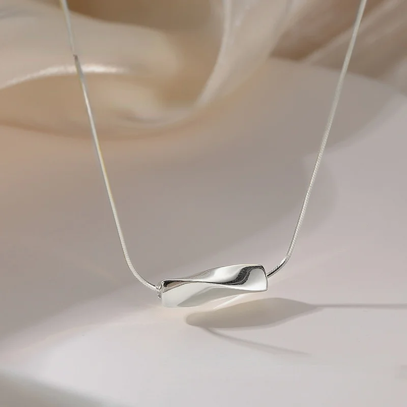 

Geometric Necklace Female Niche Design Sense 2021 New Silver Plated Clavicle Chain Female Simple Temperament Fashion Jewelry