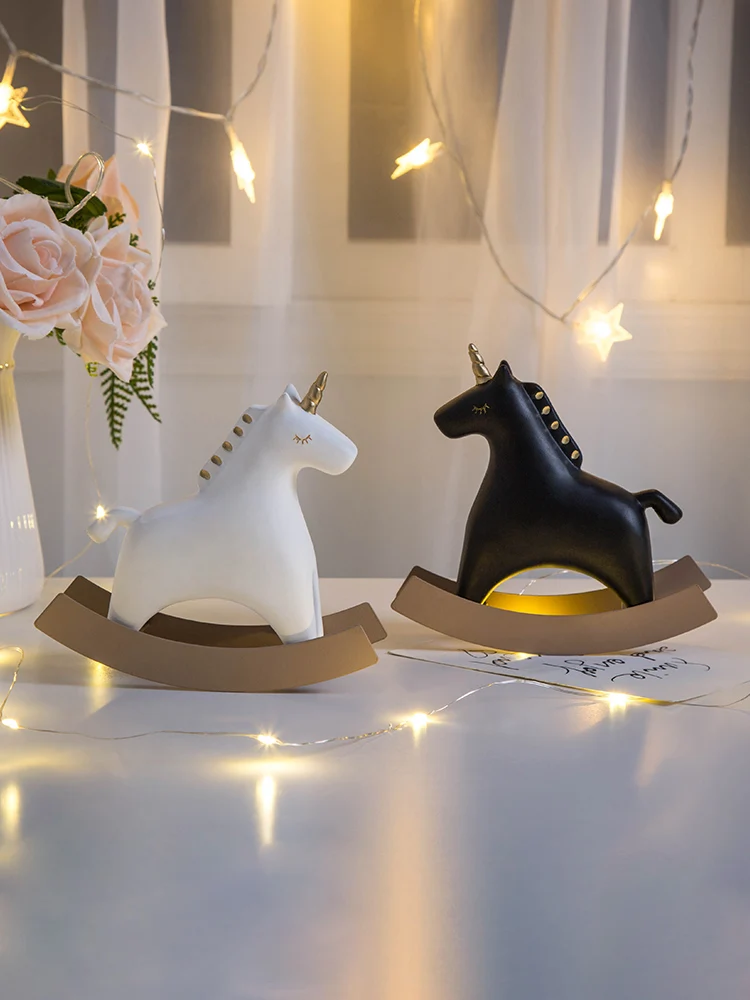 

Trojan ornaments girl heart creative home children's room TV cabinet desk decorations trinkets