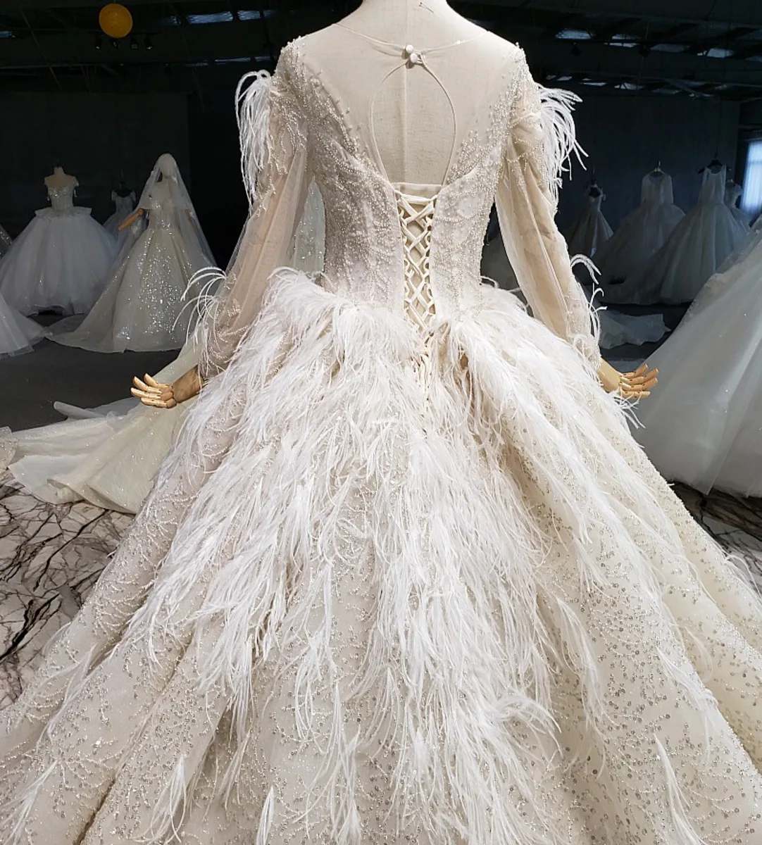 Boho Свадебные платья с круглым вырезом и длинными рукавами свадебные перьями