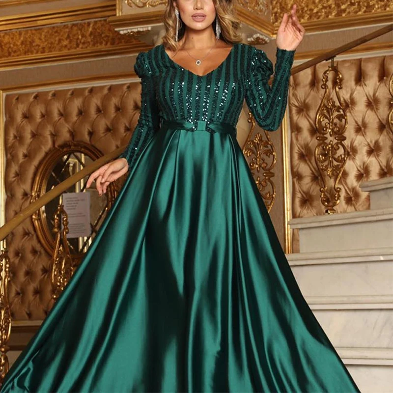 

2021 Plus Size Mother of The Bride Dress Autumn Long Sleeved V Neck Ball Gown Ladies Fashion Full Length Requins Robe De Soiree