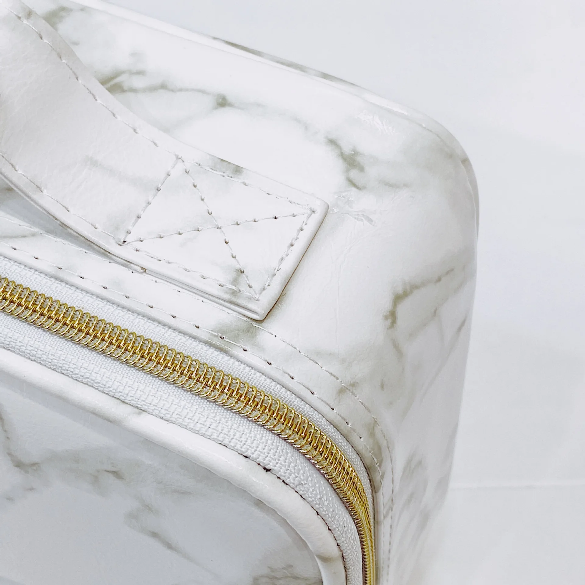

2021 New Marble Pattern PU Material Cosmetic Bag Large Capacity Fashion Travel Tattoo Makeup Case