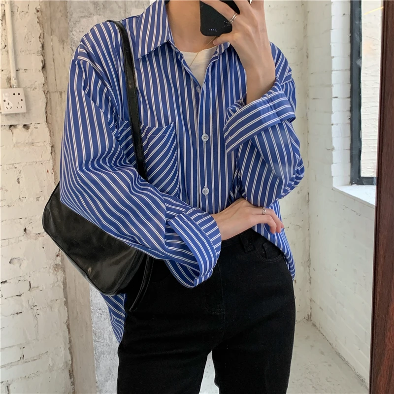 Женская винтажная рубашка оверсайз в полоску длинная с отложным воротником и