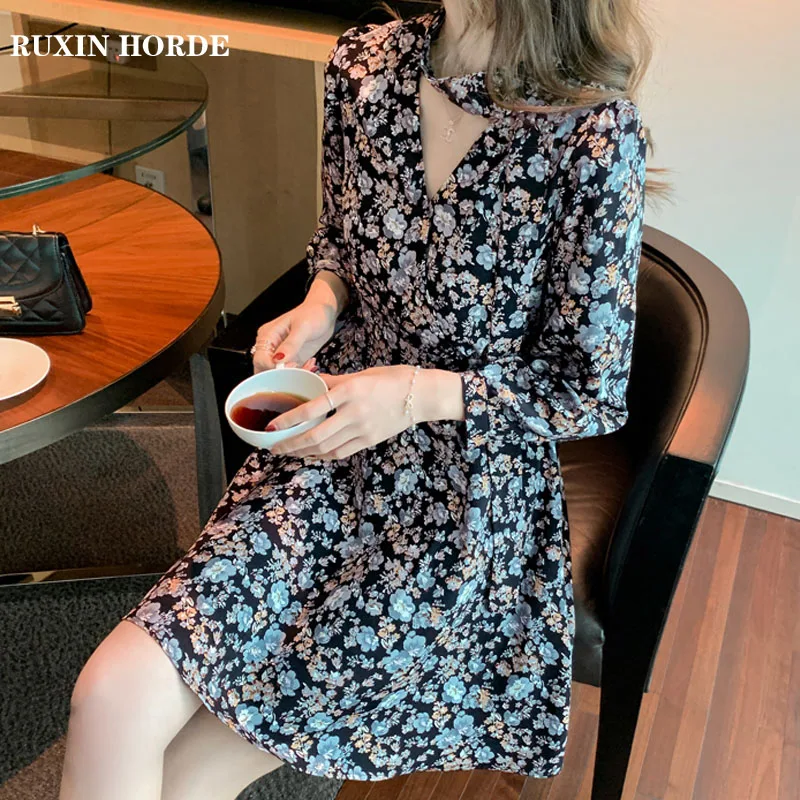

Mini Slim Floral Dress 2021 Spring New Long-Sleeved Bottoming French Women Gentle Elegant Short Skirt V-Neck Dresses Harajuku