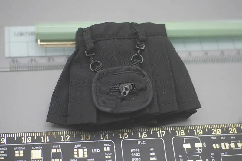 

1/6th Dv-03 Trendy Female Dark Zone Agent Functional Pleated Skirt Model