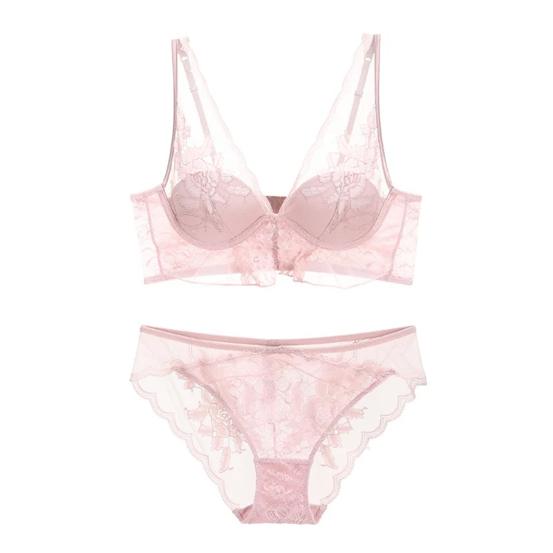 Комплект женского кружевного нижнего белья с чашками пуш-ап и V-образным вырезом |