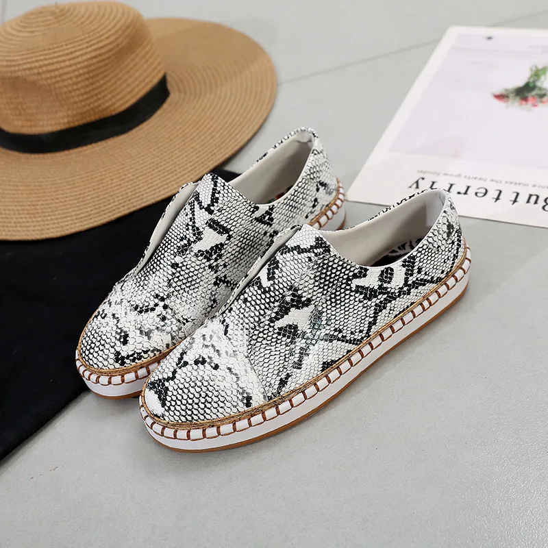 

Women Shoes Autumn Round Toe Modis Casual Female Sneakers Flats Clogs Platform Fall Big Size Leopard 2021 Dress New Creepers PU
