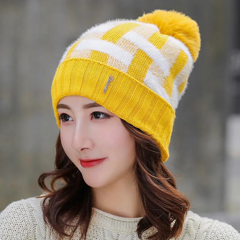 Зимняя шапка из натурального меха енота с помпоном женский элегантный шерстяной