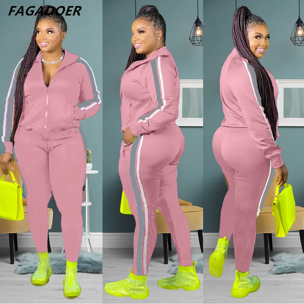 Женский спортивный костюм из двух предметов на молнии и с карманами| |