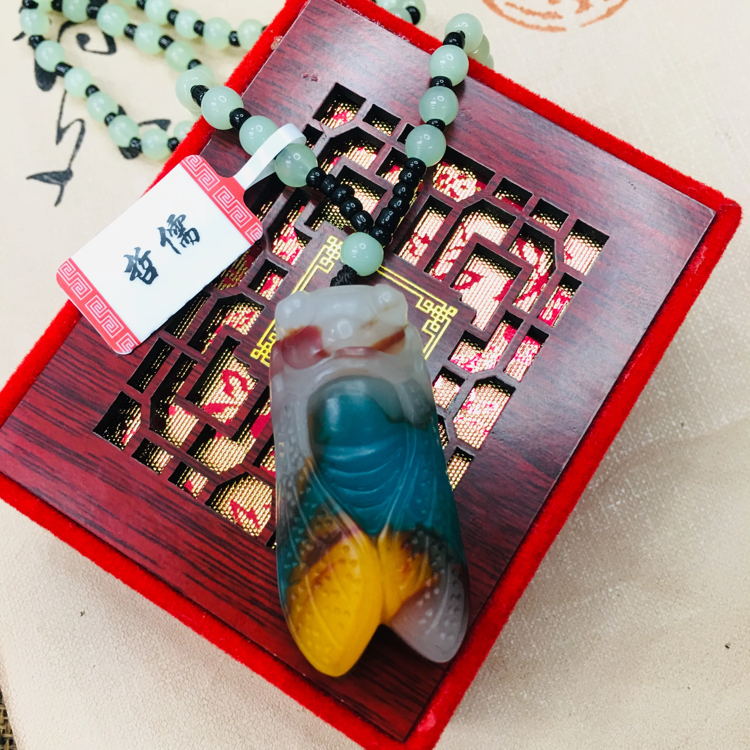 

Нефритовый Кулон Цикада, резьба по нефриту