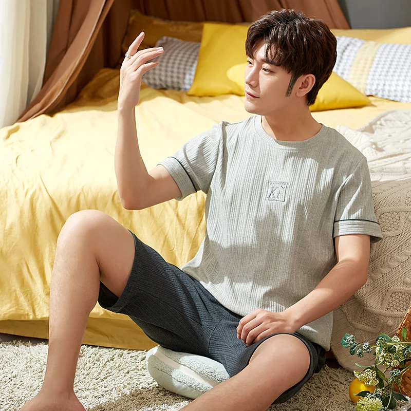 

Мужская повседневная серая Домашняя одежда с коротким рукавом и круглым вырезом, свободные шорты с эластичной талией, летний хлопковый пиж...