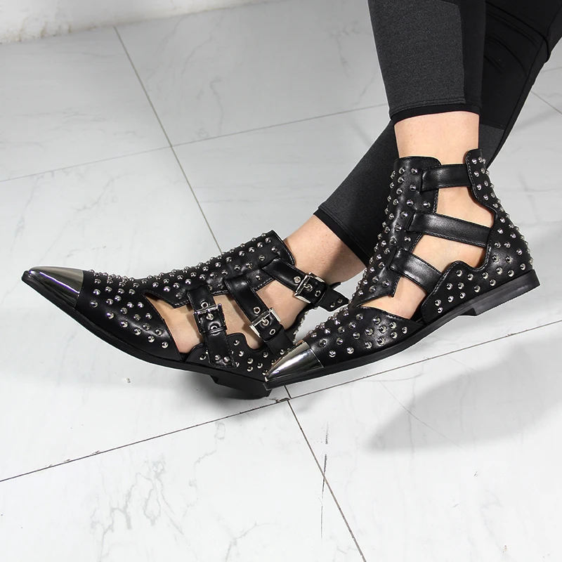 Женские ботинки с заклепками Черные ботильоны в стиле панк металлическим носком