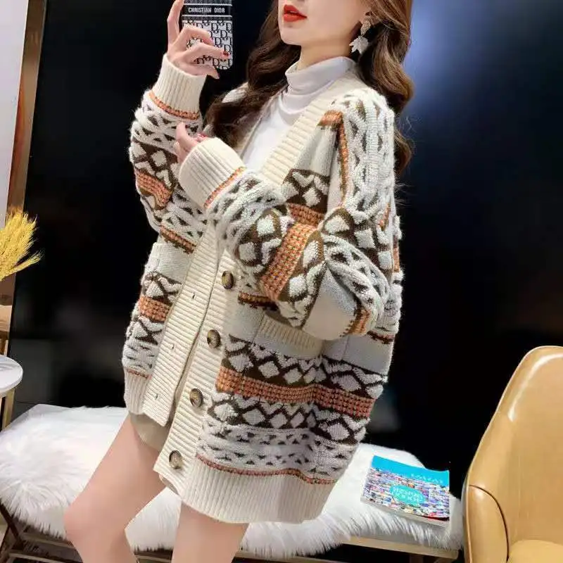 

2022 Модный Универсальный Новый жаккардовый свитер кардиган женский осенне-зимний Новый Свободный вязаный однобортный топ с длинными рукава...