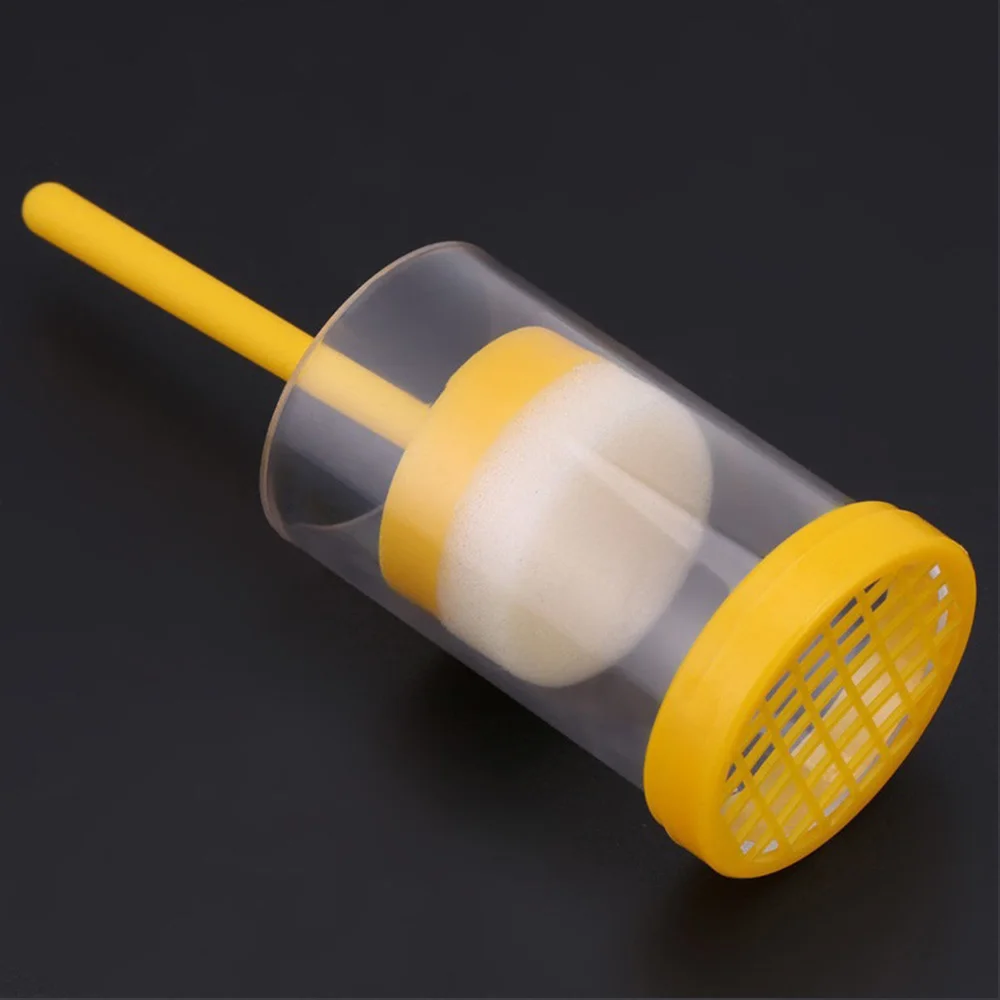 

1PC Queen Bee Marker Bottle Bee Mark Cage Plastic One Handed Marking Catcher With Plunger Plush Garden Beekeeping Supplies